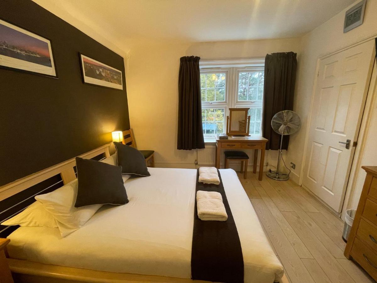 Oakhurst Gatwick B&B Кролей Экстерьер фото