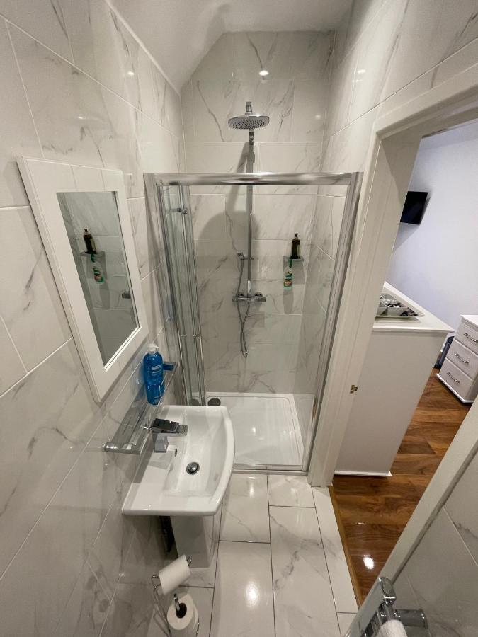 Oakhurst Gatwick B&B Кролей Экстерьер фото