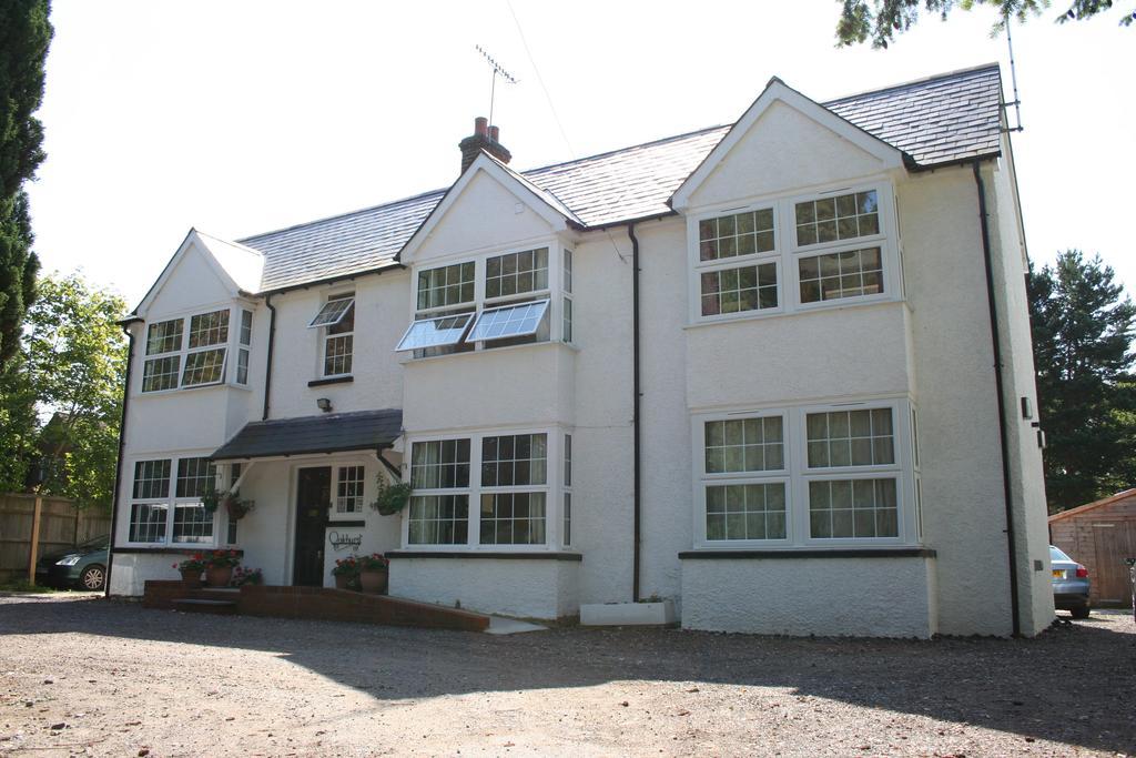 Oakhurst Gatwick B&B Кролей Экстерьер фото