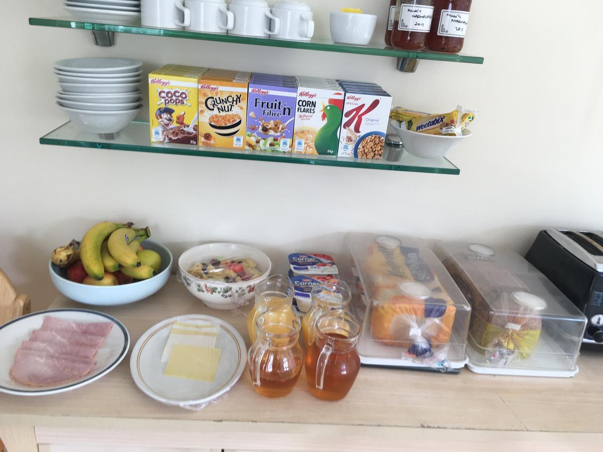 Oakhurst Gatwick B&B Кролей Экстерьер фото